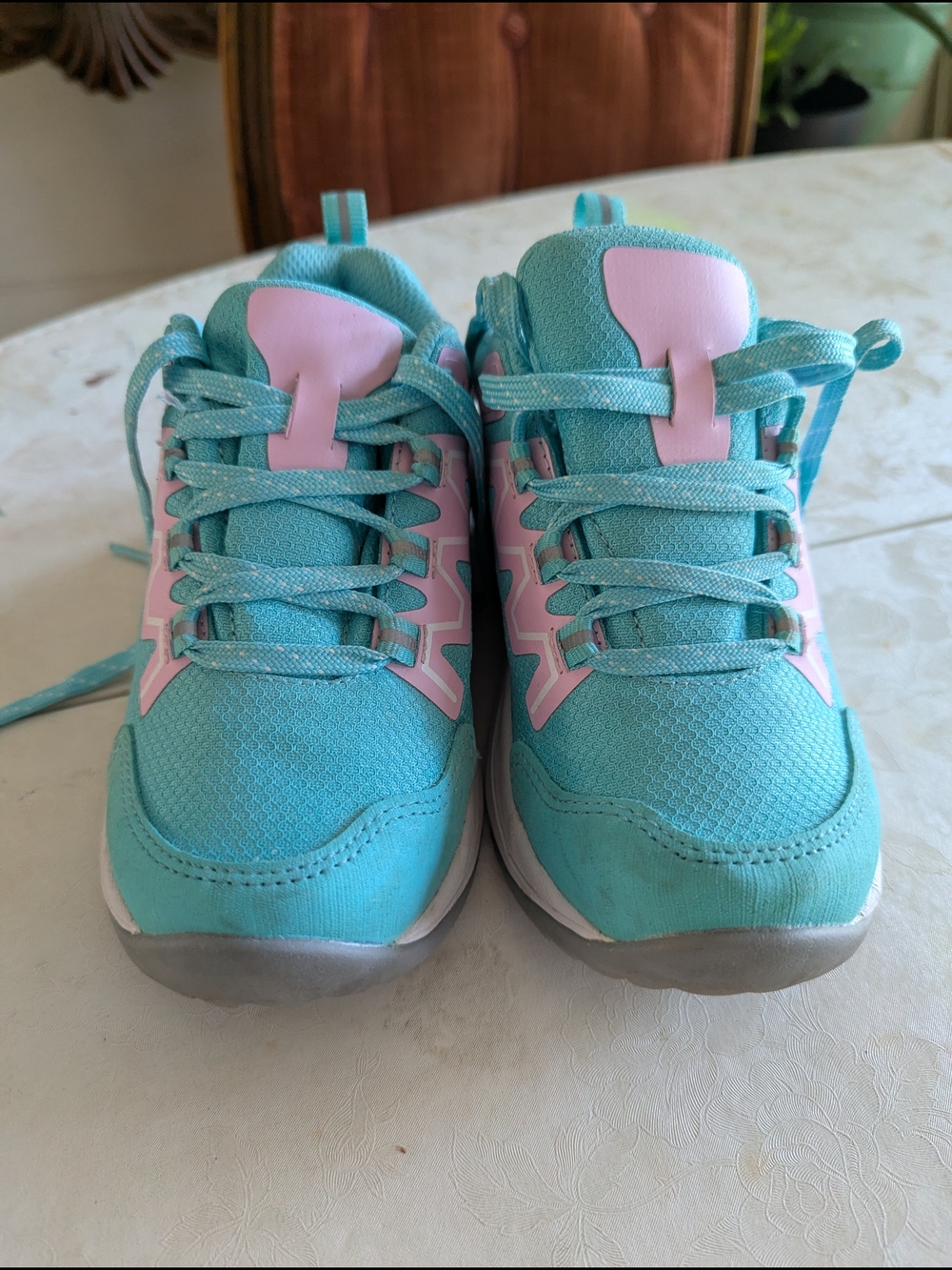 Trailcat Bass Pro ShopKids Teal and Pink Active Sneakers Size 2